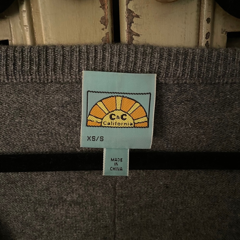 C&C California short sleeve cape sweater - Picture 3 of 7